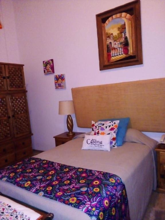 Двухместный (Улучшенный номер с кроватью размера «queen-size») отеля Casona Tlaquepaque Temazcal & Spa, Гвадалахара