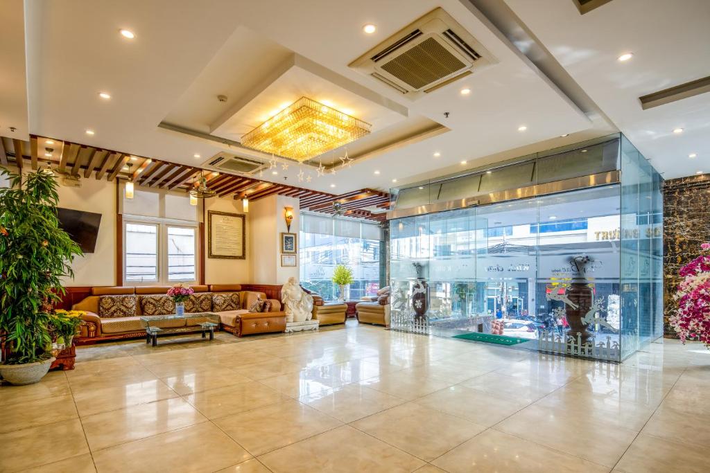 Отель Tay Bac Hotel Da Nang, Дананг