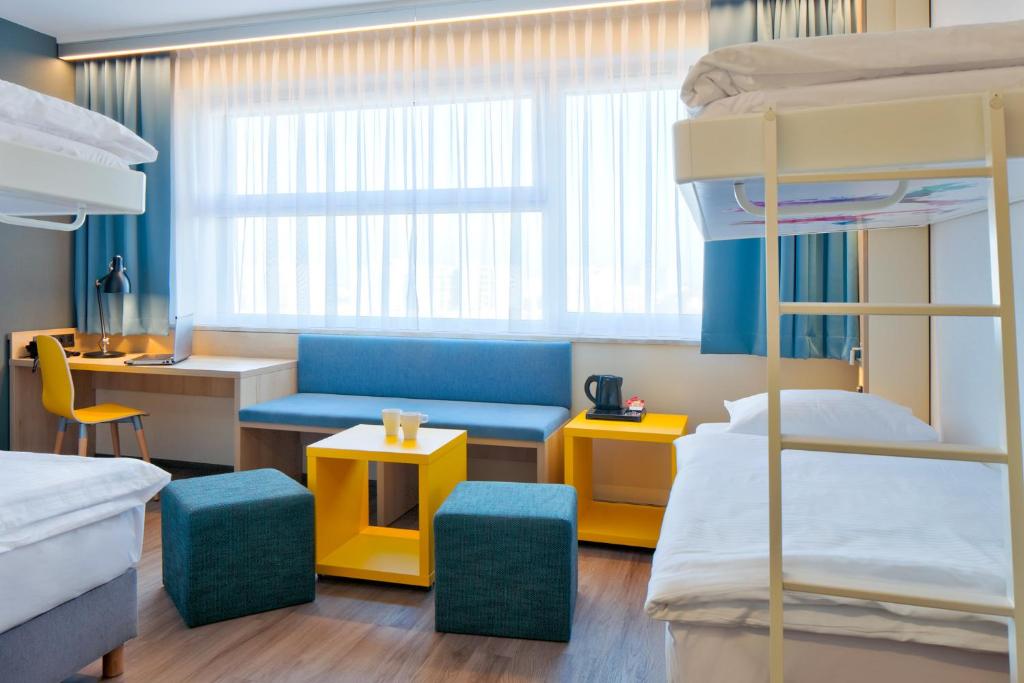 Двухместный (Двухместный номер с 2 отдельными кроватями и собственной ванной комнатой) отеля Start Hotel Atos, Варшава