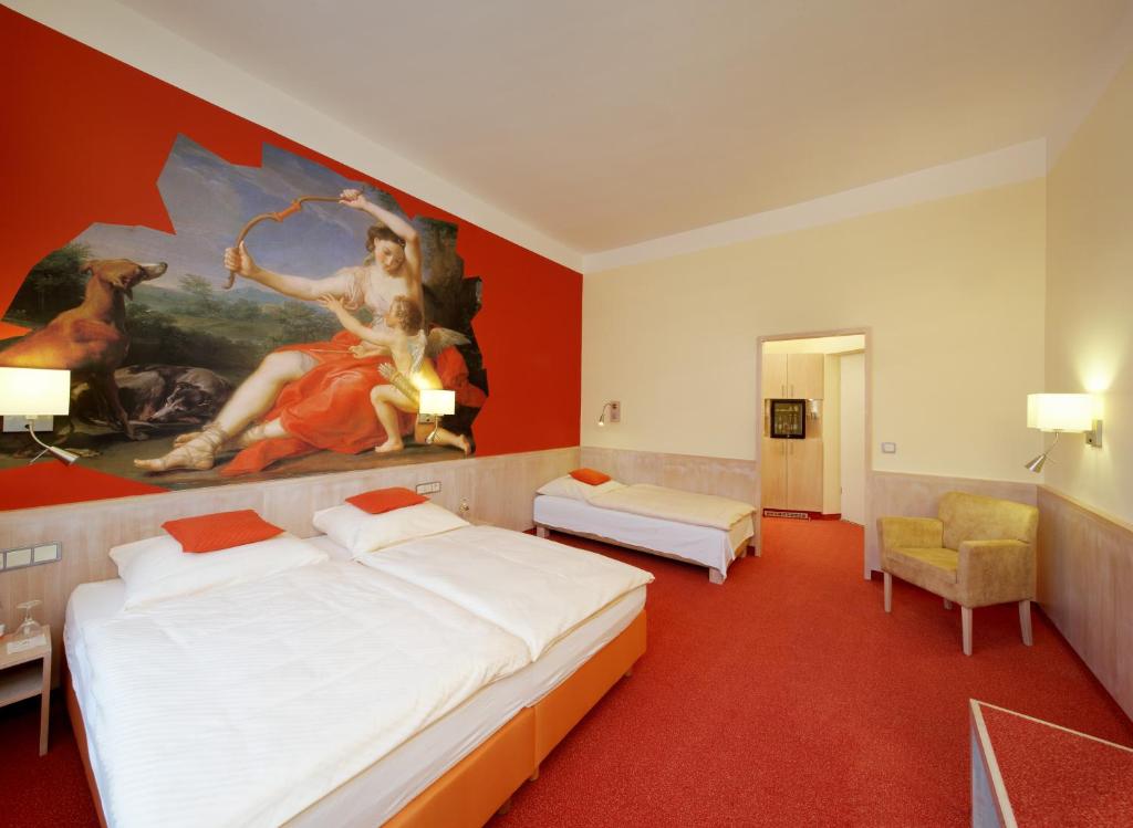 Двухместный (Улучшенный двухместный номер с 1 кроватью) отеля Hotel ADRIA München, Мюнхен