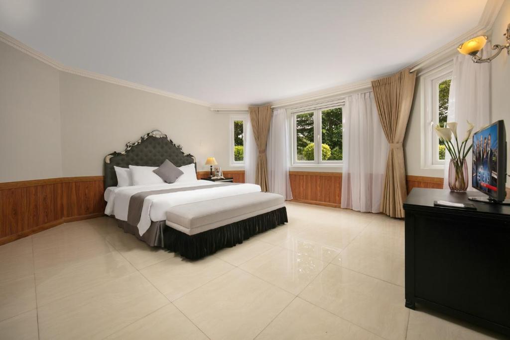 Двухместный (Двухместный номер Делюкс с 1 кроватью и видом на сад) курортного отеля SAM Tuyen Lam Resort, Далат