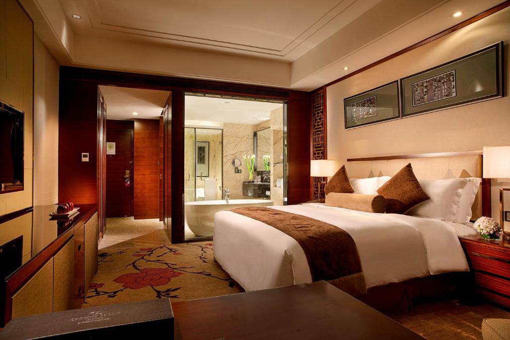 Двухместный (Клубный двухместный номер с 1 кроватью или 2 отдельными кроватями) отеля Crowne Plaza Yiwu Expo, Иу