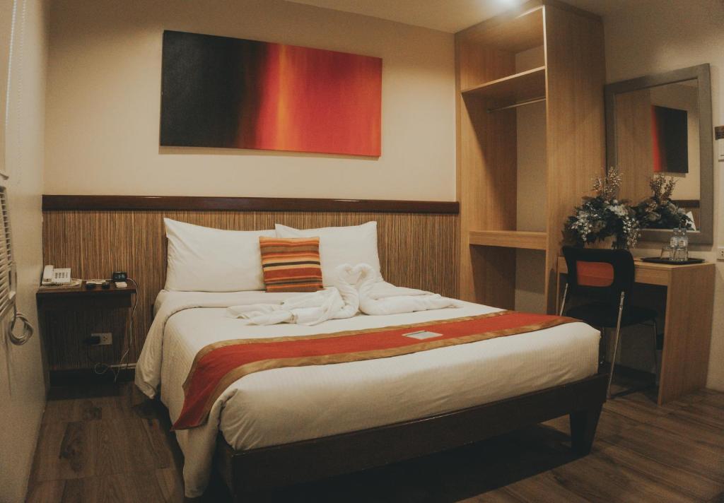 Двухместный (Standard Double Room - Quarantine Package) отеля NS Royal Hotel, Себу