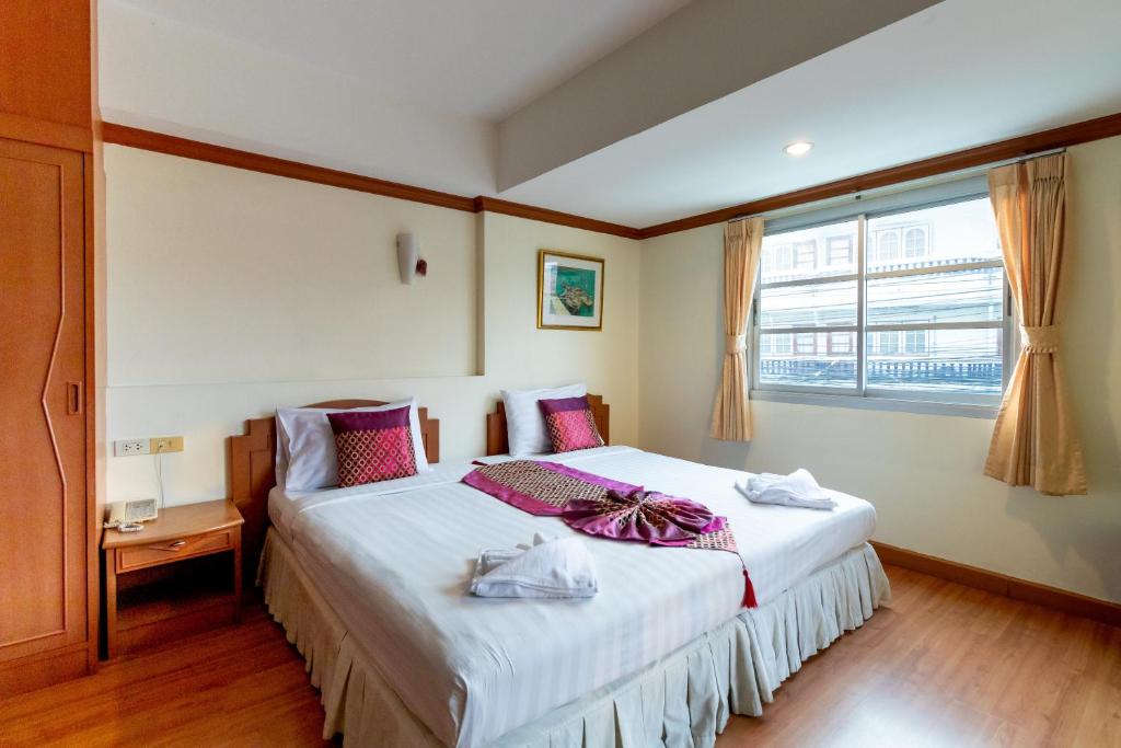 Двухместный (Стандартный двухместный номер с 1 кроватью или 2 отдельными кроватями и балконом) отеля Chomsin Hua Hin Hotel, Хуахин