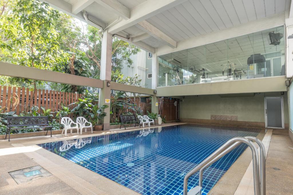 Отель Boss Residence, Бангкок
