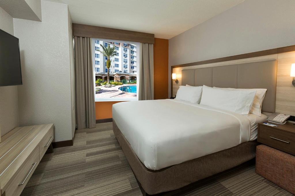 Двухместный (Номер с кроватью размера «king-size» - Подходит для гостей с ограниченными физическими возможностями/нарушением слуха) отеля Holiday Inn Lake, Киссимми