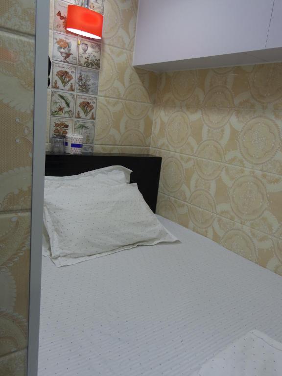 Трехместный (Трёхместный номер с 3 односпальными кроватями) гостевого дома Dutch Hostel, Гонконг (город)