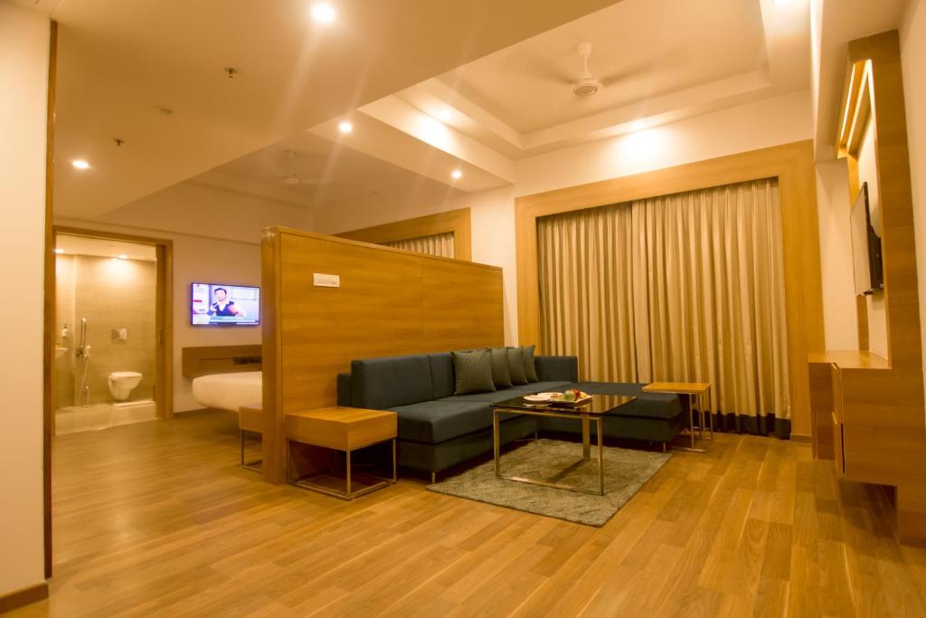 Сьюит (Представительский люкс) отеля Lemon Tree Hotel, Sector 60, Gurugram, Гургаон