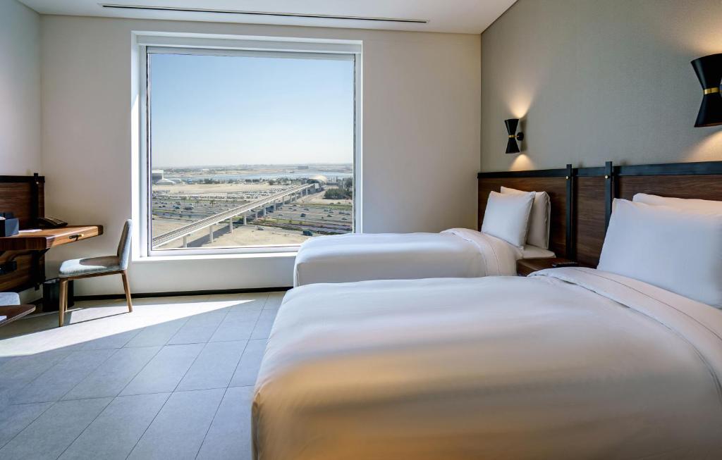 Двухместный (Двухместный номер «Идеал» с 2 отдельными кроватями) отеля FORM Hotel Dubai, a member of Design Hotels™, Дубай