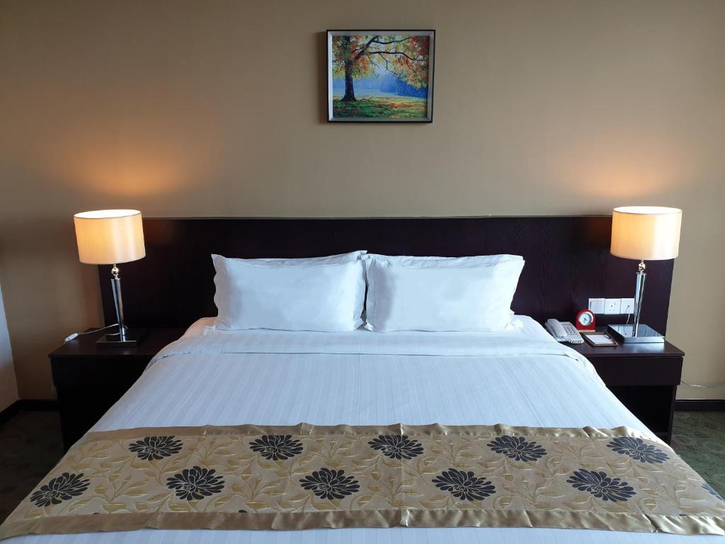 Двухместный (Executive  Double or Twin Room with Complimentary Airport Shuttle) отеля Pan Borneo Hotel Kota Kinabalu, Кота-Кинабалу