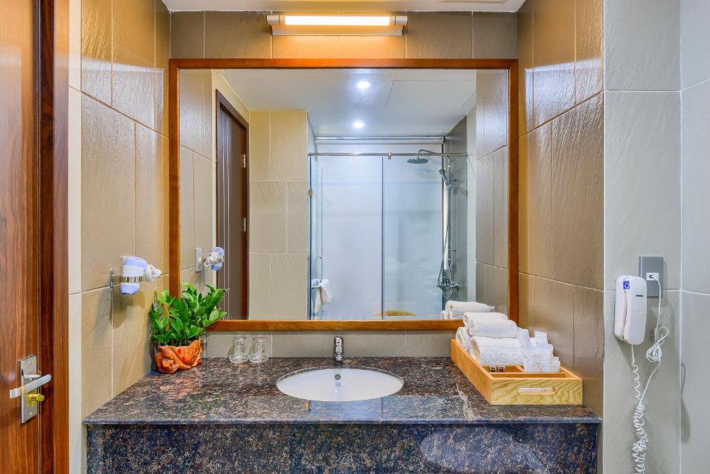 Двухместный (Двухместный номер Делюкс с 2 отдельными кроватями и видом на море) курортного отеля MANLI Resort Quảng Bình, Донгхой