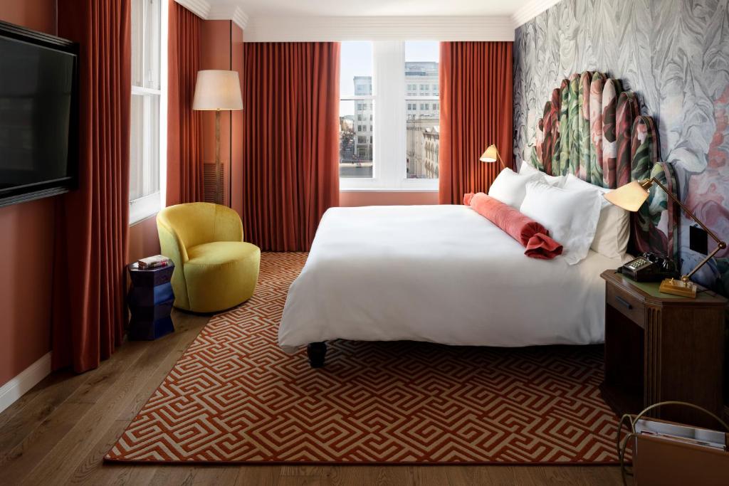 Двухместный (Номер Делюкс с кроватью размера «king-size») отеля Riggs Washington DC, Вашингтон