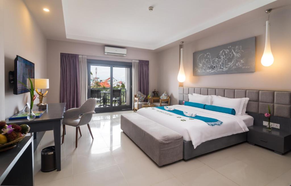 Двухместный (Двухместный номер Делюкс с 1 кроватью — Бесплатный трансфер по прибытии) отеля Damrei Angkor Hotel, Сием Рип