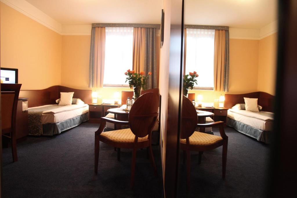 Двухместный (Двухместный номер с 2 отдельными кроватями) отеля Hotel Ambasadorski Rzeszów, Жешув