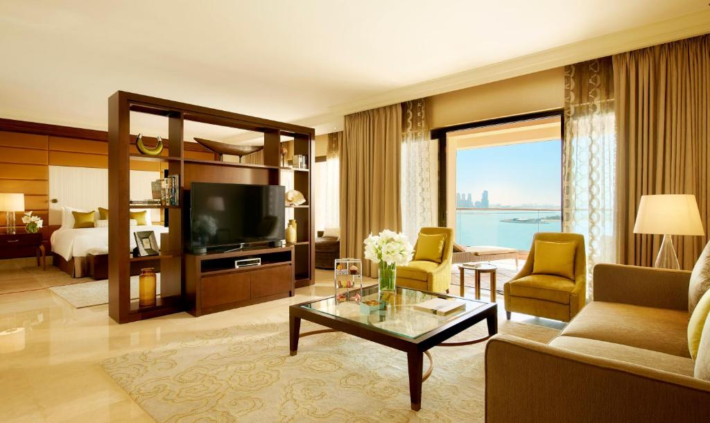 Двухместный (Президентский люкс с большой террасой) курортного отеля Fairmont The Palm, Дубай