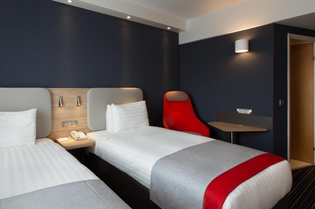 Двухместный (Двухместный номер с 2 отдельными кроватями - Для некурящих) отеля Holiday Inn Express Geneva Airport, Женева
