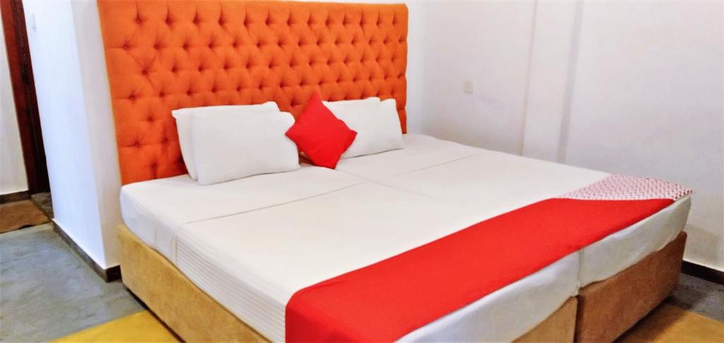 Двухместный (Двухместный номер Делюкс с 1 кроватью и видом на бассейн) отеля Ocean Bay Surf Resort, Велигама