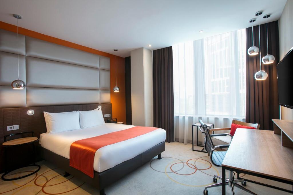 Двухместный (Стандартный номер с кроватью размера «queen-size» - Подходит для гостей с ограниченными физическими возможностями) отеля Holiday Inn Amsterdam - Arena Towers, Амстердам