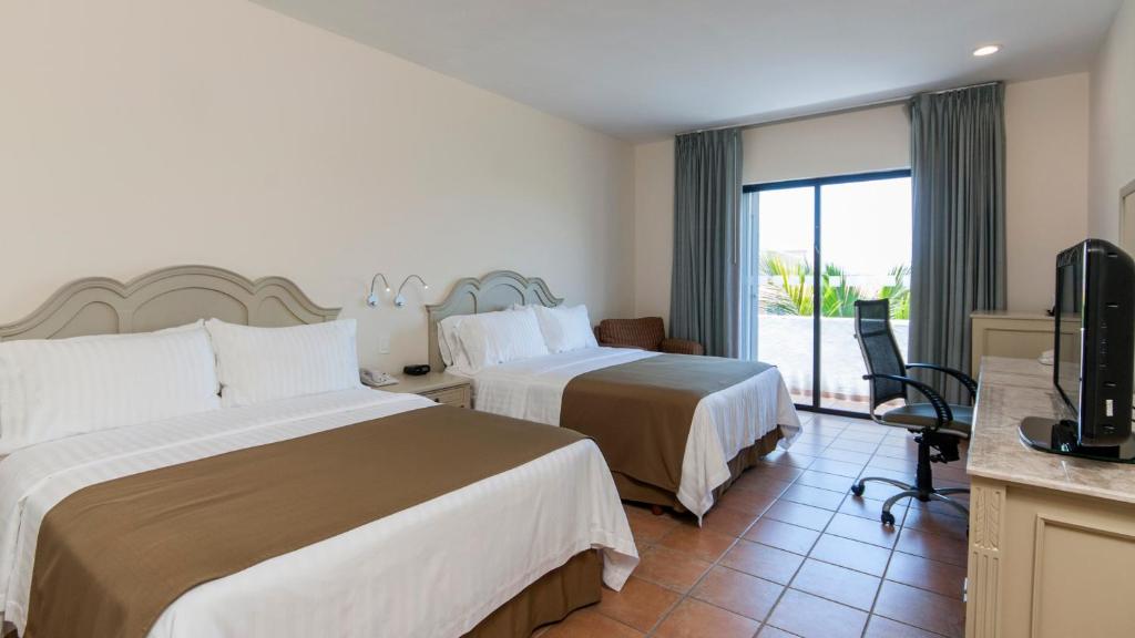 Двухместный (Двухместный номер с 2 двуспальными кроватями - Для некурящих) отеля Holiday Inn Ciudad Del Carmen, Сьюдад-дель-Кармен