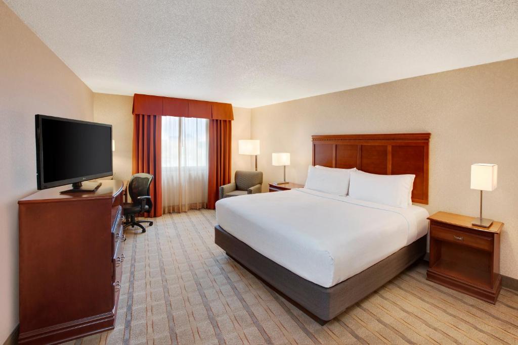 Двухместный (Номер с кроватью размера «king-size») отеля Holiday Inn Market Center, an IHG Hotel, Даллас