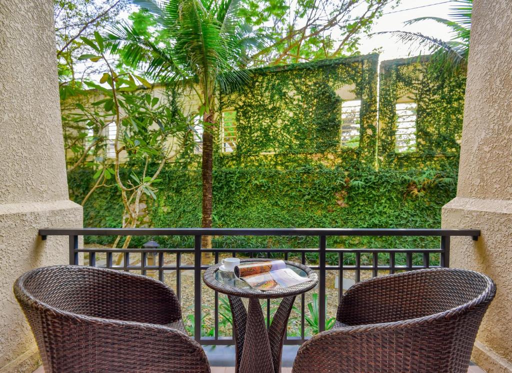 Двухместный (Двухместный номер с 2 отдельными кроватями, вид на сад) курортного отеля MANLI Resort Quảng Bình, Донгхой