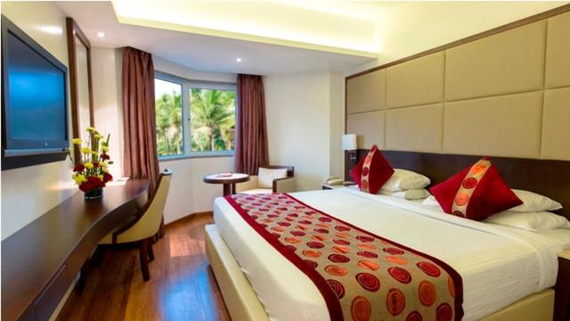 Двухместный (Club Room with Complimentary Upgrade(Subject to Availability) and 20% Discount on Food and Beverage) отеля Ramee Guestline Hotel Juhu, Мумбай