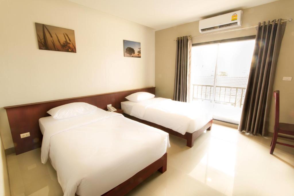 Двухместный (Стандартный двухместный номер с 1 кроватью или 2 отдельными кроватями) отеля Bestiny Hotel & Restaurant Phetchabun, Пхетчабури
