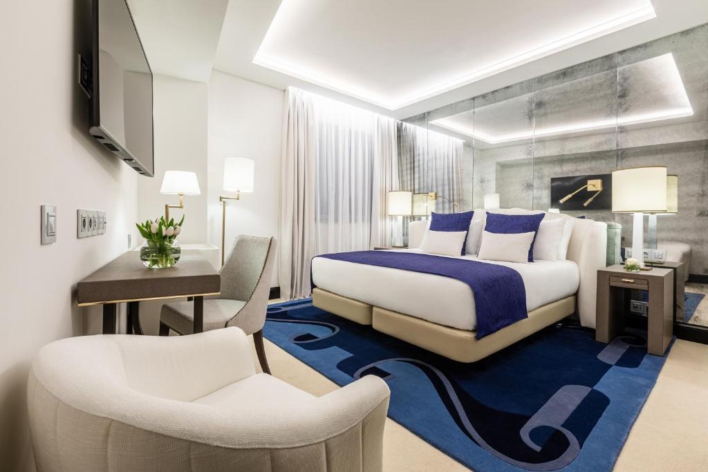 Двухместный (Двухместный номер Делюкс с 1 кроватью или 2 отдельными кроватями) отеля Room Mate Filippo, Рим