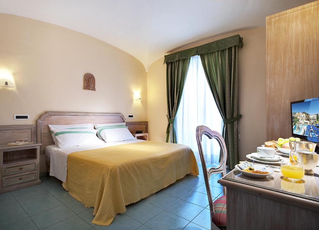 Двухместный (Двухместный номер с 1 кроватью или 2 отдельными кроватями) отеля Hotel Royal Terme, Искья