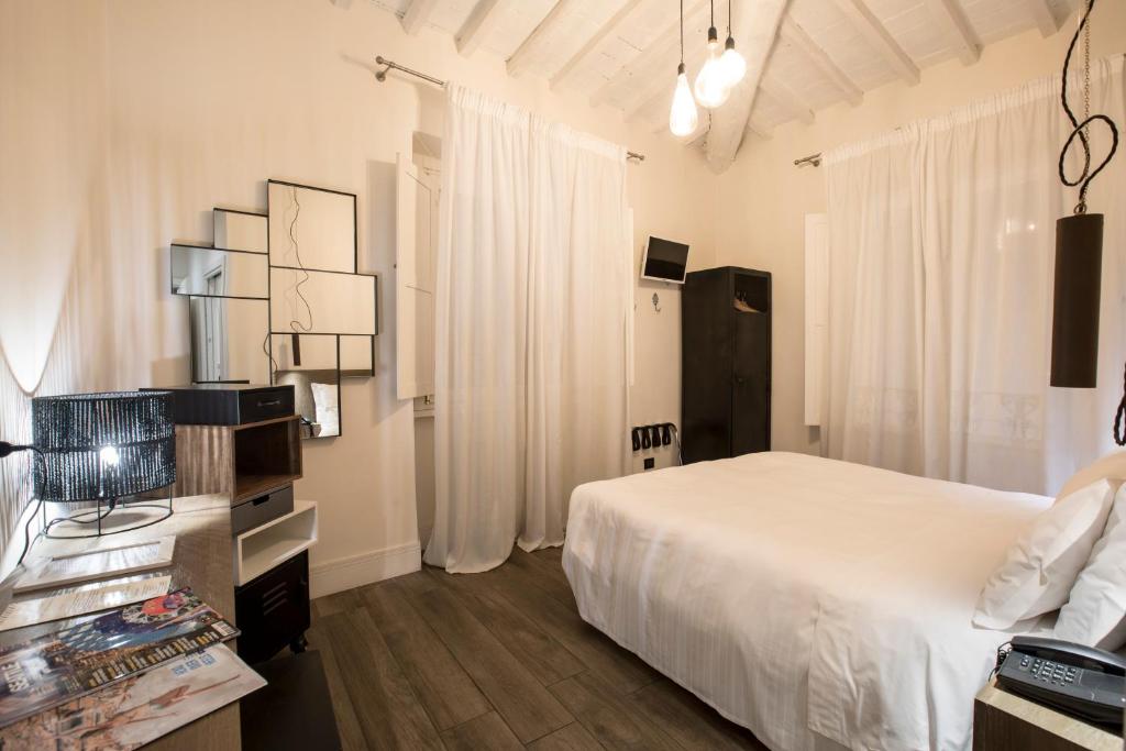 Двухместный (Двухместный номер Делюкс с 1 кроватью и видом на город) отеля Tornabuoni View, Флоренция