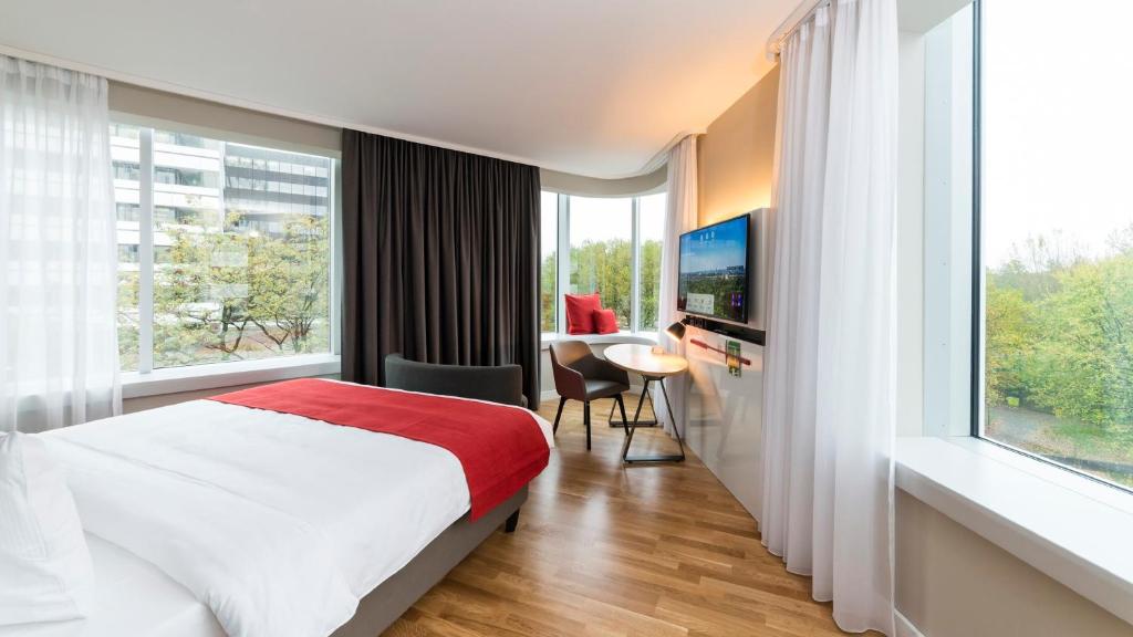 Двухместный (Представительский номер с кроватью размера «king-size») отеля Holiday Inn Hamburg - City Nord, Гамбург