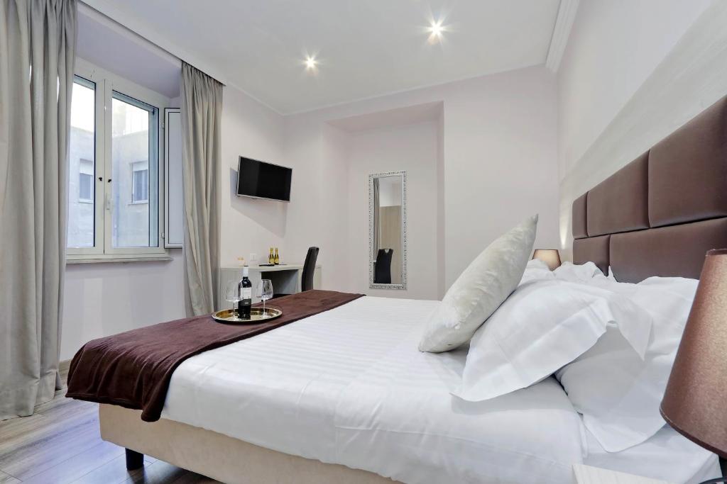 Двухместный (Улучшенный номер с кроватью размера «king-size») гостевого дома Roma Suite Monti, Рим