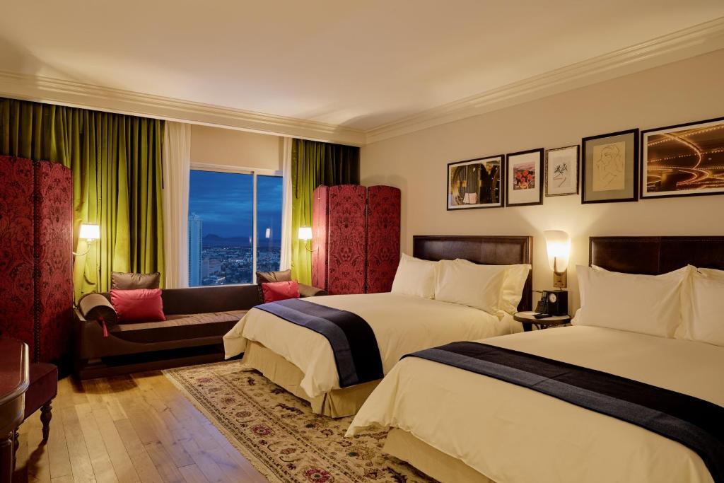 Двухместный (Классический номер NoMad с кроватью размера «queen-size») курортного отеля Park MGM Las Vegas, Лас-Вегас