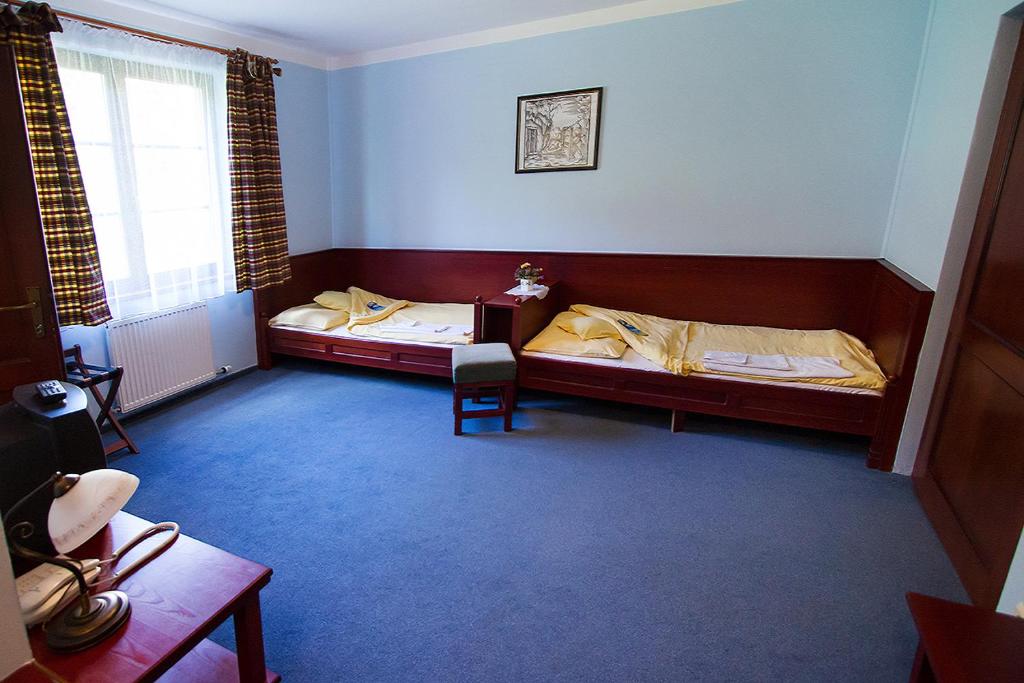 Двухместный (Двухместный номер с 2 отдельными кроватями - Подходит для гостей с ограниченными физическими возможностями) отеля Hotel Golfer, Турчьянске-Теплице