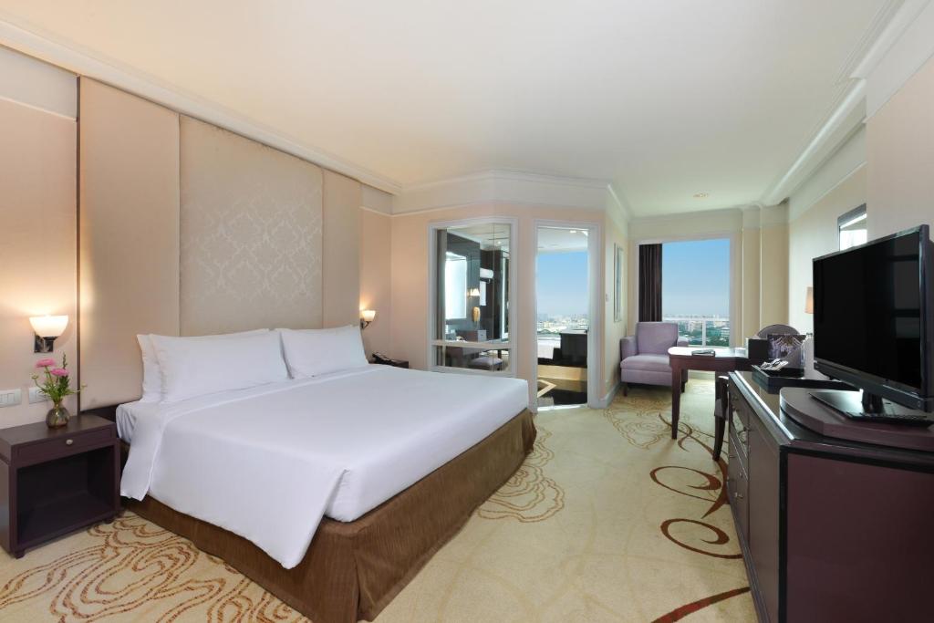 Двухместный (Улучшенный двухместный номер с 1 кроватью) отеля Miracle Grand, Бангкок