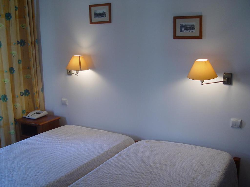 Двухместный (Двухместный номер с 2 отдельными кроватями) гостевого дома Residencial Popular, Пениши