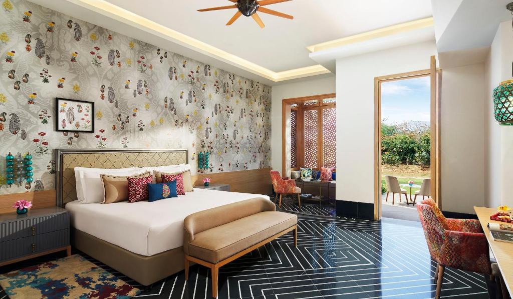 Четырехместный (Роскошный номер «Гранд») курортного отеля lebua Resort, Джайпур