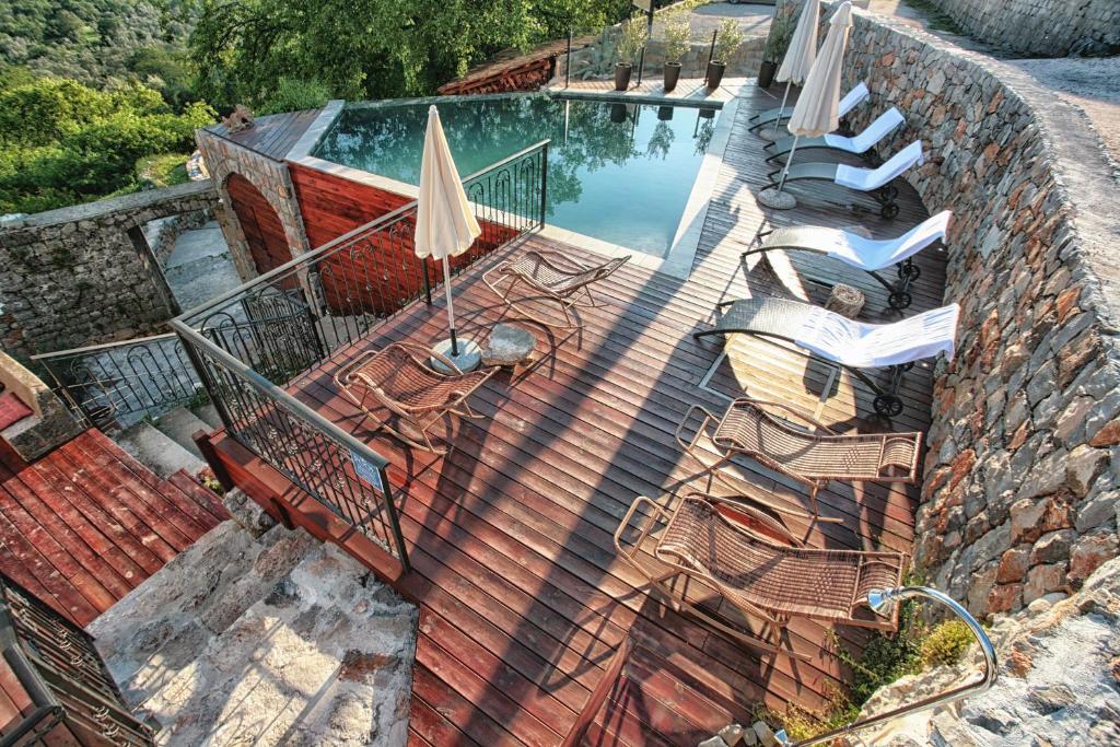 Студио (Номер-студио с балконом) апарт-отеля Klinci Village Resort, Луштица