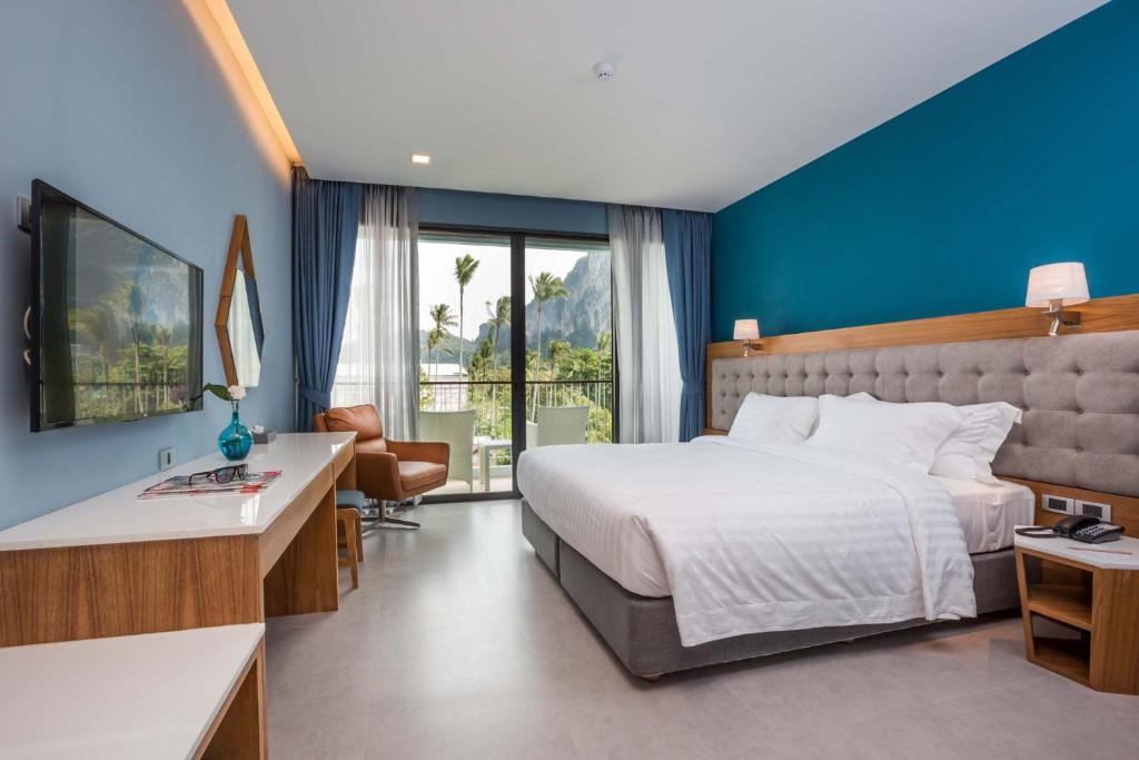 Двухместный (Двухместный номер с 1 кроватью или 2 отдельными кроватями и балконом) отеля BlueSotel, Краби