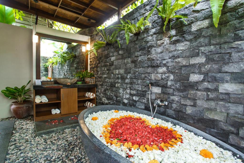 Вилла (One-Bedroom Villa with Private Pool - Honeymoon Package), Ubud Raya Resort