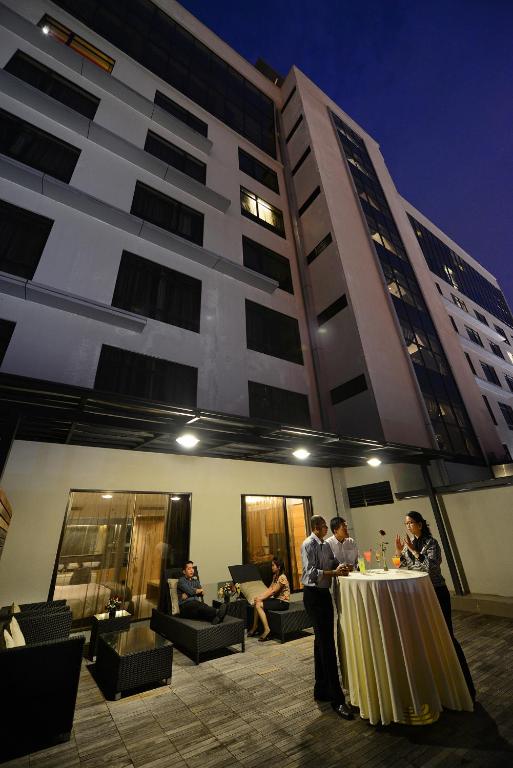 Двухместный (Номер «Гранд» Делюкс с террасой) отеля Horizon Hotel, Кота-Кинабалу