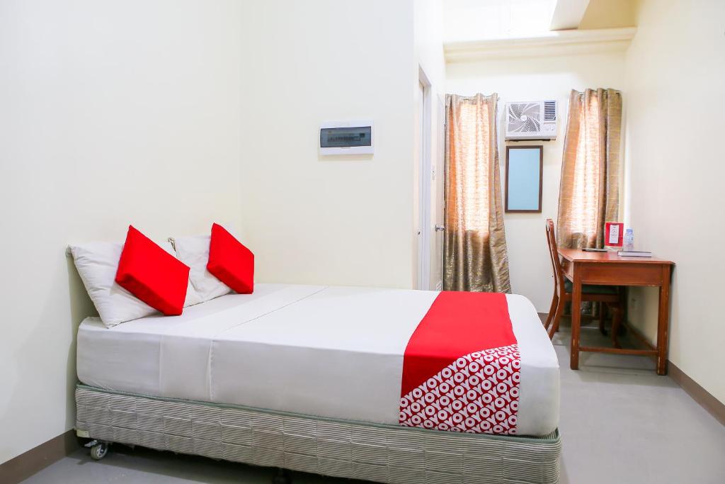 Двухместный (Улучшенный двухместный номер с 1 кроватью) отеля OYO 442 ipark Hotel, Себу