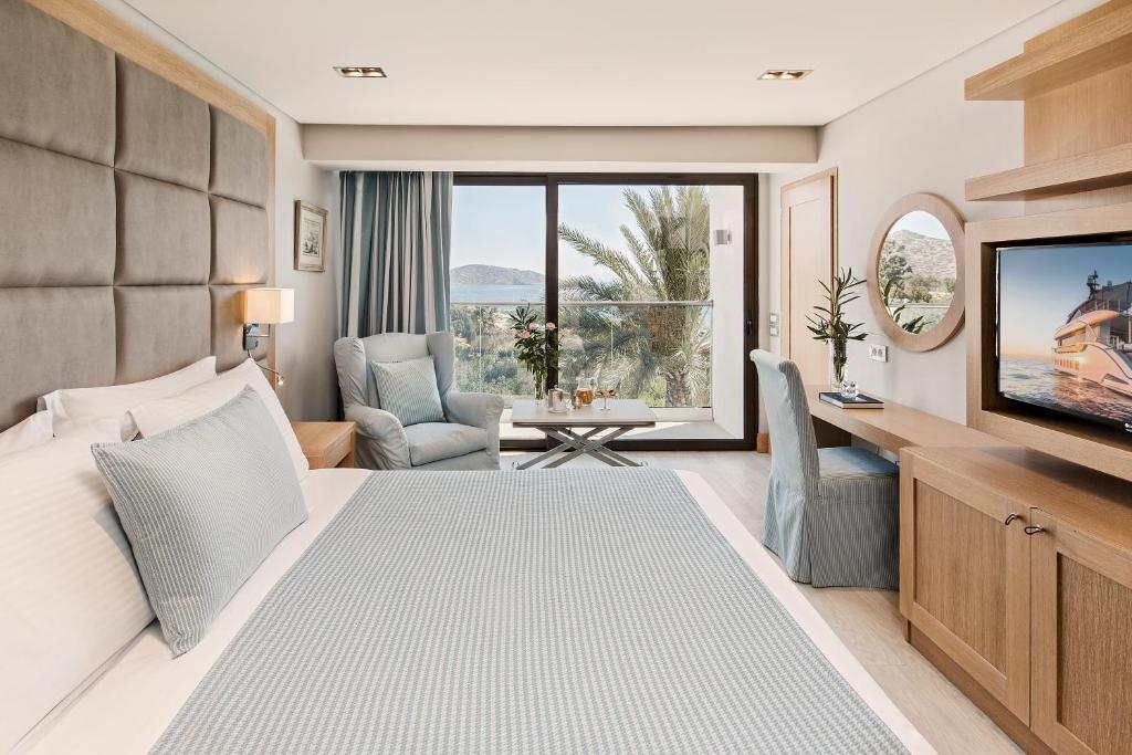 Двухместный (Двухместный номер Делюкс с 1 кроватью и видом на море) курортного отеля Elounda Bay Palace, Элунда