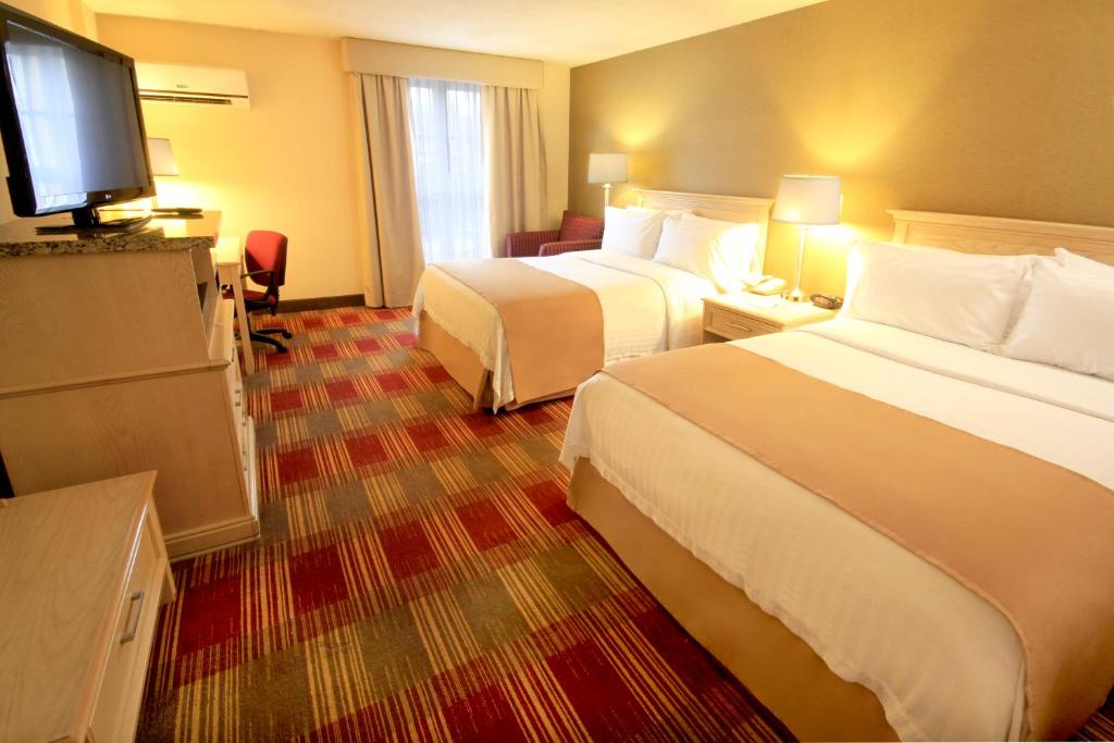 Двухместный (Двухместный номер с 2 двуспальными кроватями) отеля Holiday Inn Monclova, Монклова