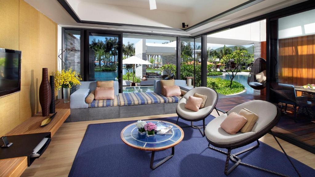 Вилла (1 King bedroom Villa outdoor Living Area) курортного отеля InterContinental Sanya Resort, Санья