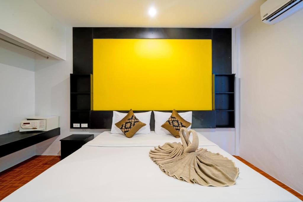 Двухместный (Standard Room-Upper Front side) курортного отеля Phi Phi Andaman Legacy Resort, Пхи-Пхи