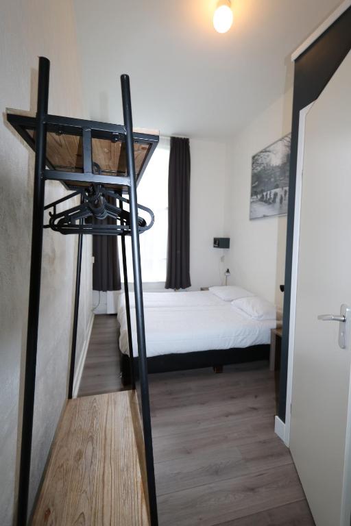 Двухместный (Двухместный номер с 2 отдельными кроватями и душем) отеля Budget Hotel Hortus, Амстердам
