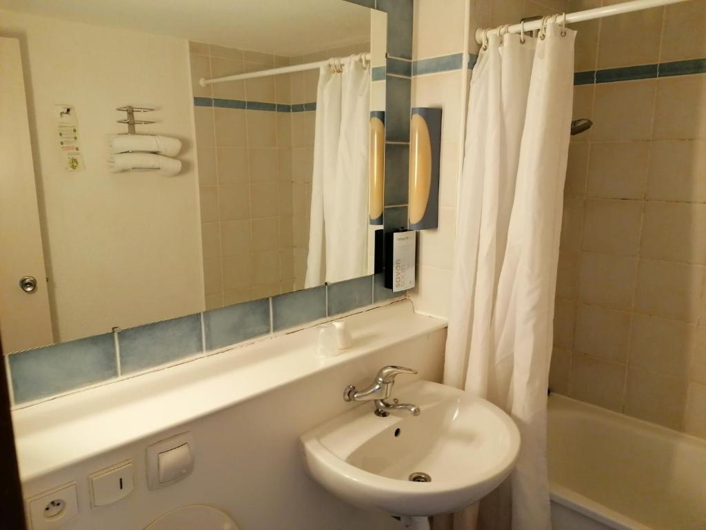 Двухместный (Двухместный номер с 2 отдельными кроватями) отеля Campanile Perpignan Sud, Перпиньян