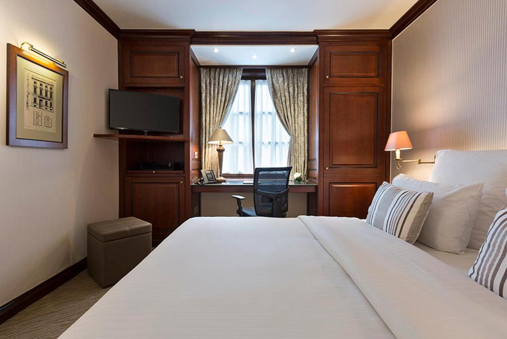 Двухместный (Классический номер с кроватью размера «queen-size») отеля Warwick Brussels - Grand Place, Брюссель