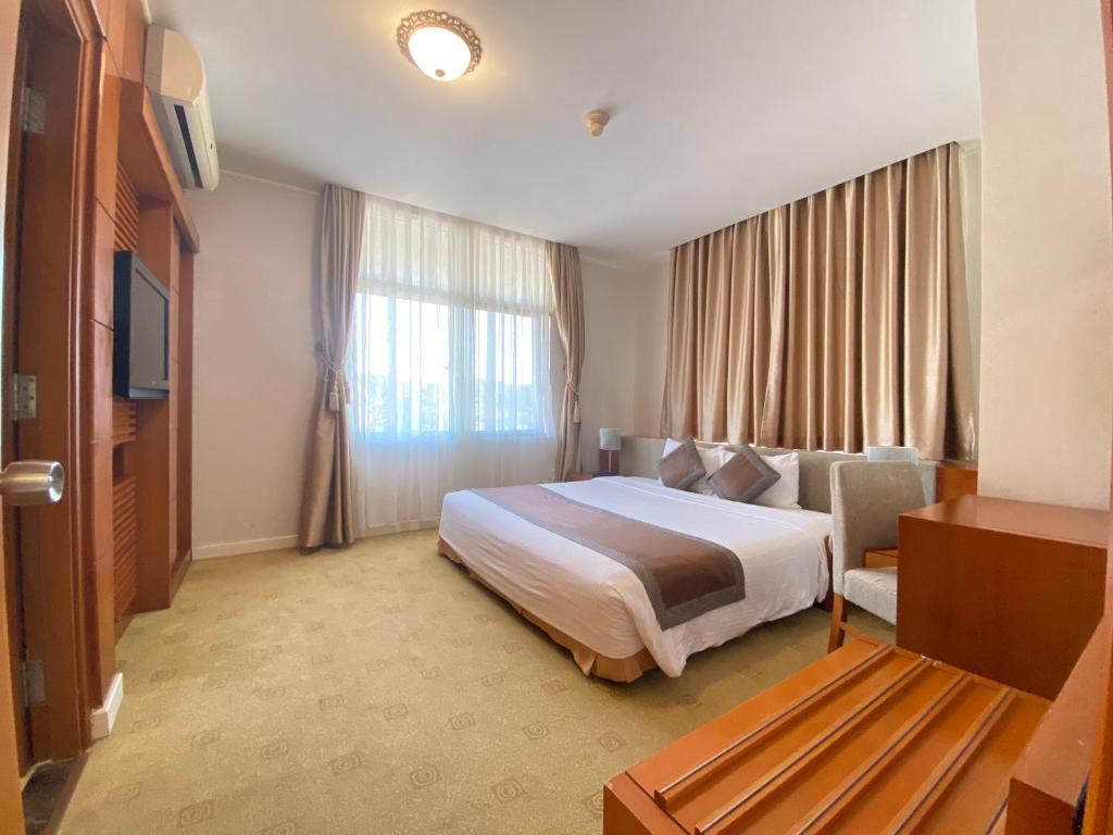 Двухместный (Люкс) отеля Muong Thanh Holiday Da Lat Hotel, Далат